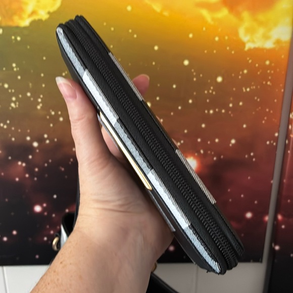 Mia K. Paloma Vegan Leather Bag and Wallet - Picture 11 of 13